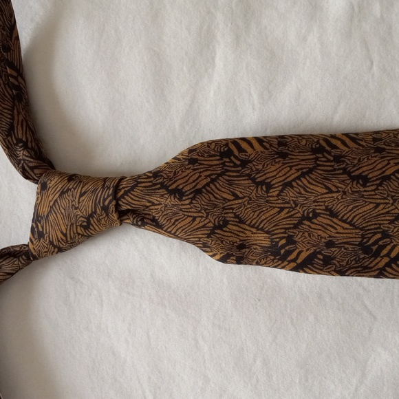 World Wildlife Fund Zebra Print Necktie π - Picture 5 of 8